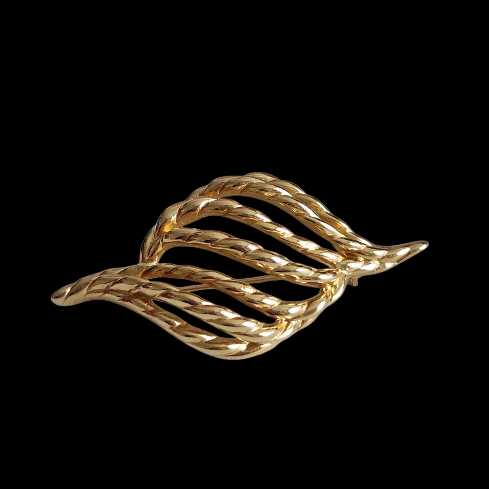 Dior Gold-Tone Wavy Leaf Brooch